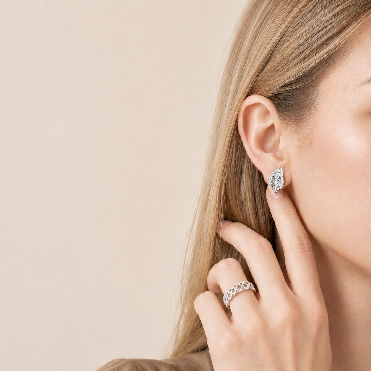 Leaf Baguette Diamond Stud Earrings | 14K Gold